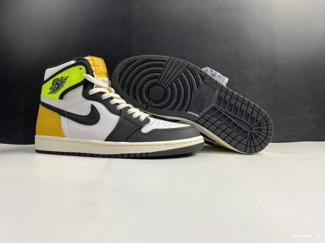 1 AIR RETRO OG 'VOLT GOLD' JORDAN HIGH 555088-118 0524